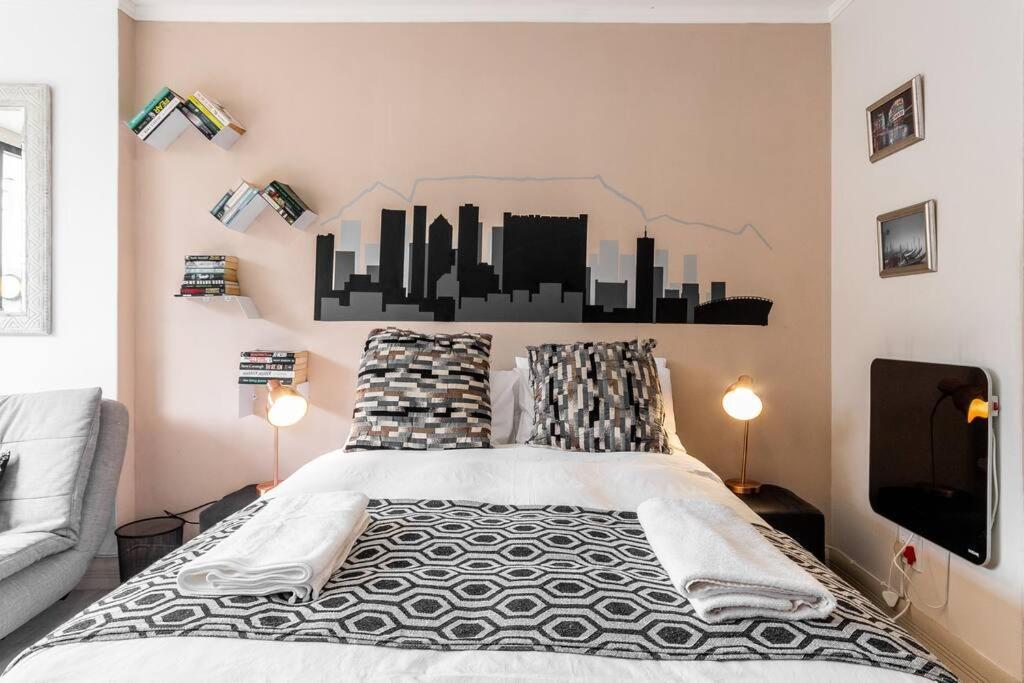 Four Seasons 818- Spacious Cbd Studio - Onsite Parking, Gym & Rooftop Pool Lägenhet Kapstaden Exteriör bild